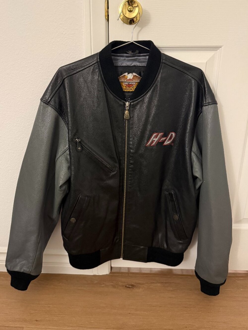 Vintage 98' Harley Davidson Men's Leather Bomber Jacket (Black/Grey, Size M)